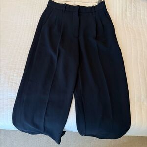 Aritzia Black Wide-Leg Trouser